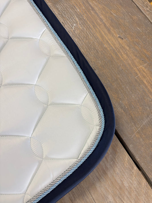 Custom | Eskadron Wave Zadeldek Wit Navy II