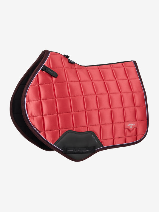 LeMieux Zadeldek Loire Classic Close Contact Square Veelzijdigheid Cranberry