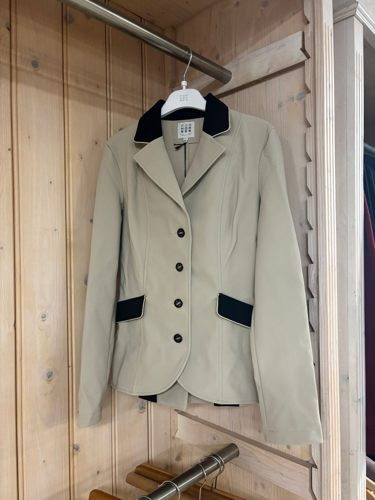 ForHorses Custom Wedstrijdjas Cristina Beige