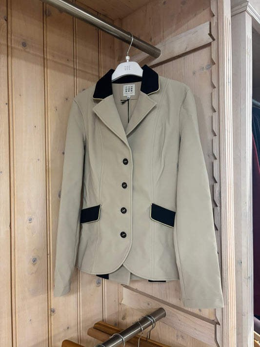 ForHorses Custom Wedstrijdjas Cristina Beige